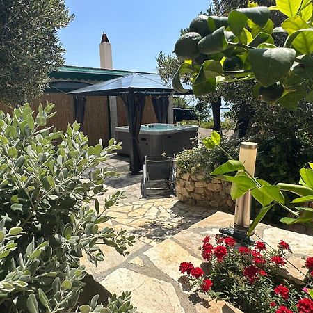 Vacation House Marin With Jacuzzi - Bol, Brac Eksteriør bilde