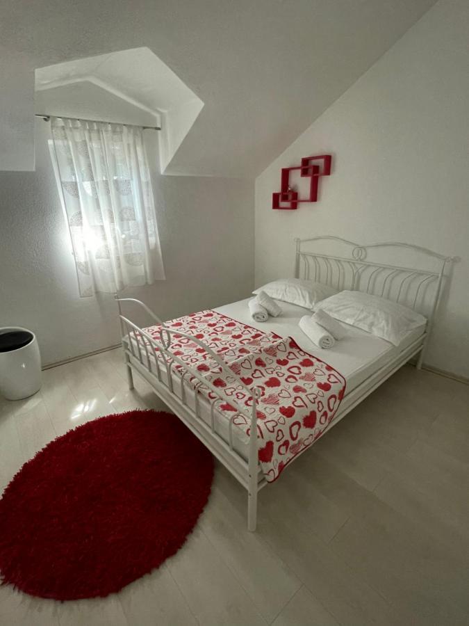 Vacation House Marin With Jacuzzi - Bol, Brac Eksteriør bilde