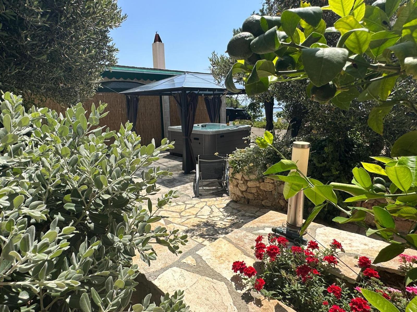 Vacation House Marin With Jacuzzi - Bol, Brac Eksteriør bilde
